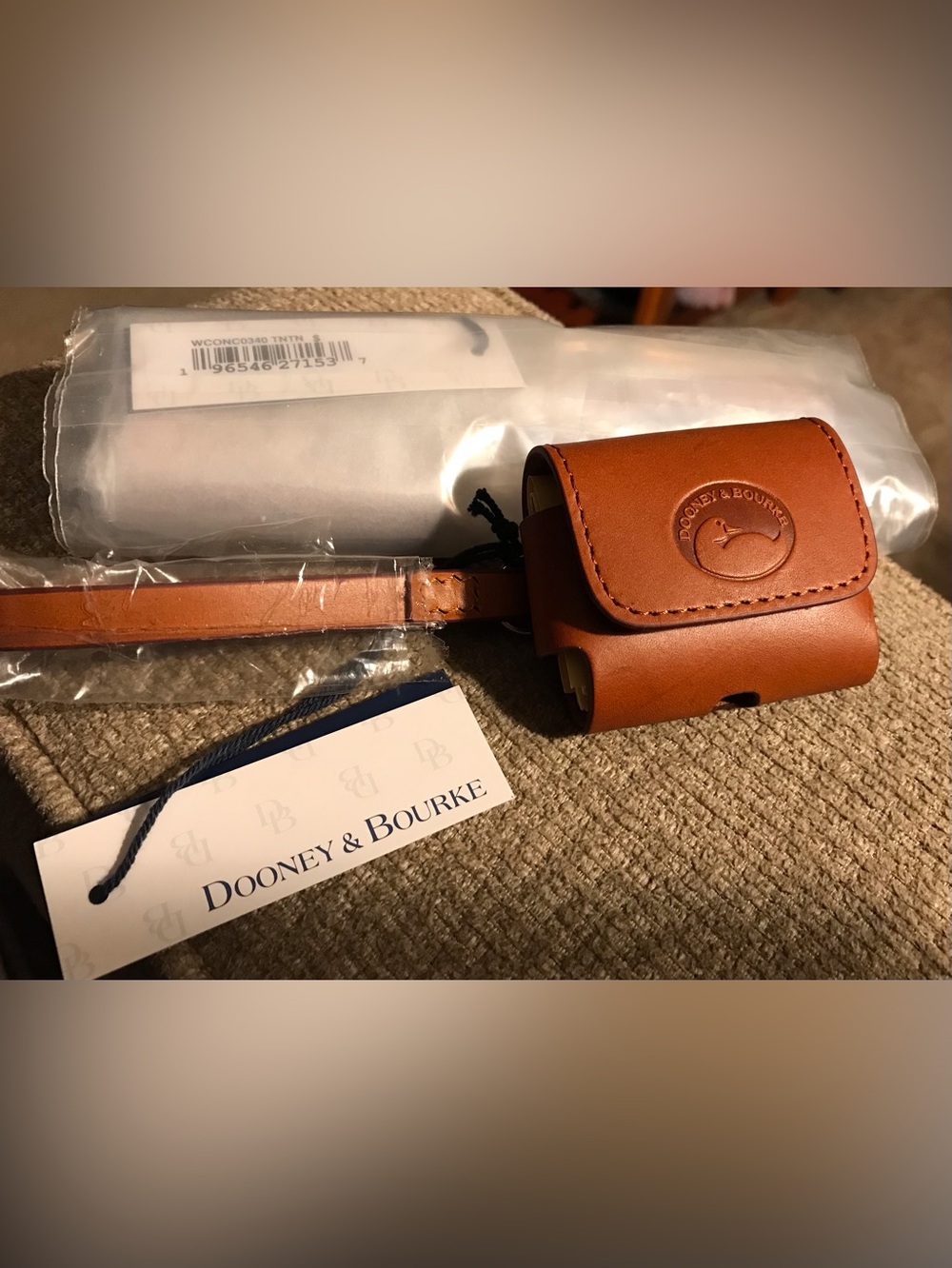 Dooney & Bourke AirPod Case 🎧 - Picture 2 of 7